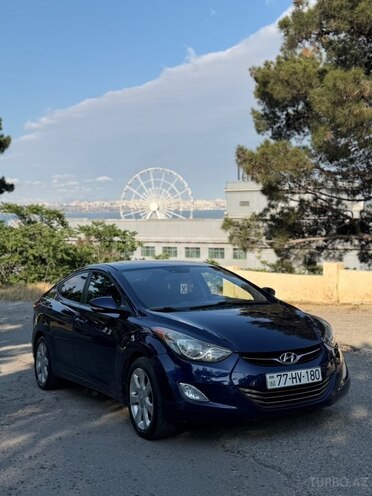 Hyundai Elantra-1