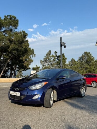 Hyundai Elantra-4
