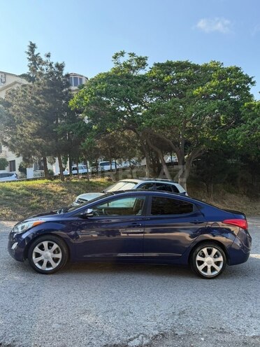Hyundai Elantra-2