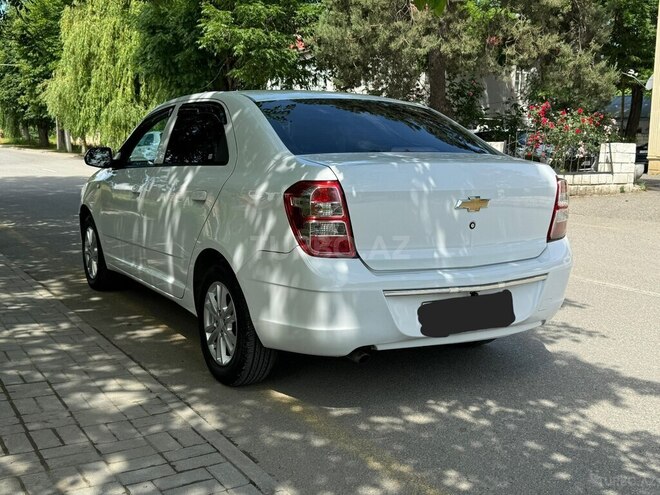 Chevrolet Cobalt-12