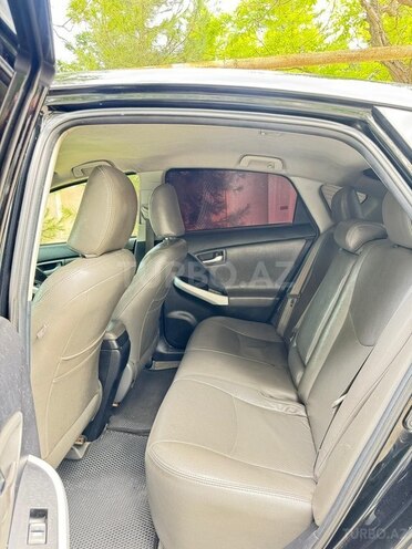 Toyota Prius-6
