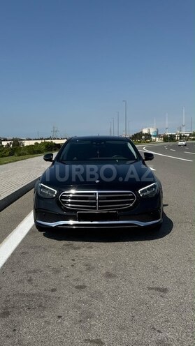 Mercedes E 300 e-1