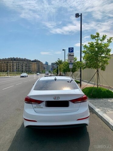 Hyundai Elantra-2