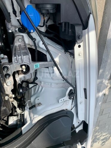 Hyundai Elantra-15