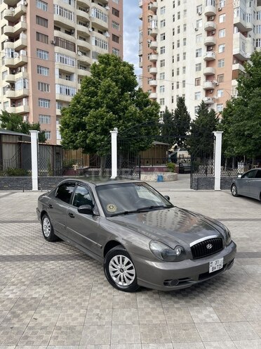 Hyundai Sonata-1