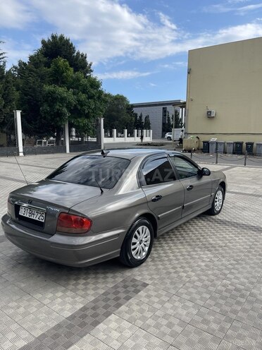 Hyundai Sonata-6