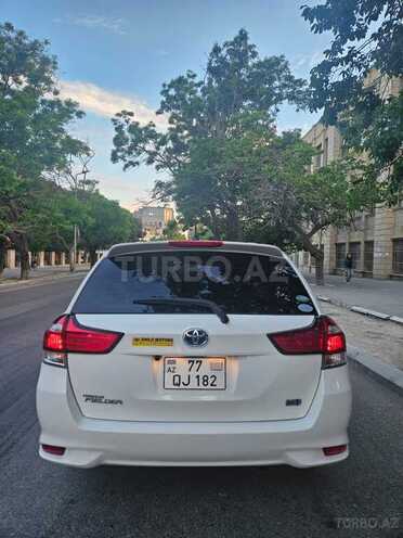 Toyota Corolla Fielder-2