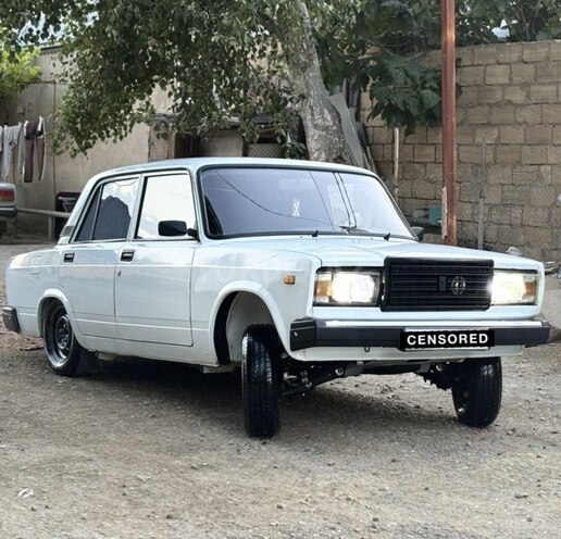 LADA (VAZ) 2107-1