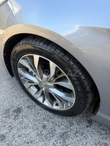 Hyundai Sonata-20