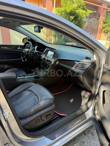 Hyundai Sonata-15