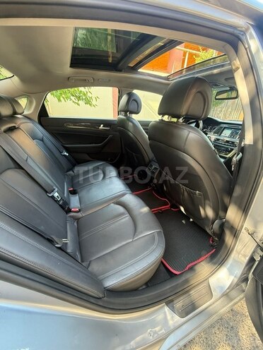 Hyundai Sonata-12