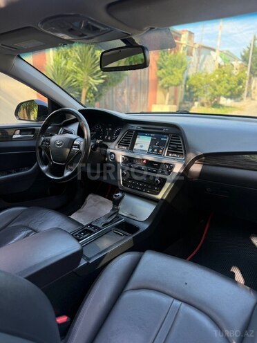 Hyundai Sonata-16