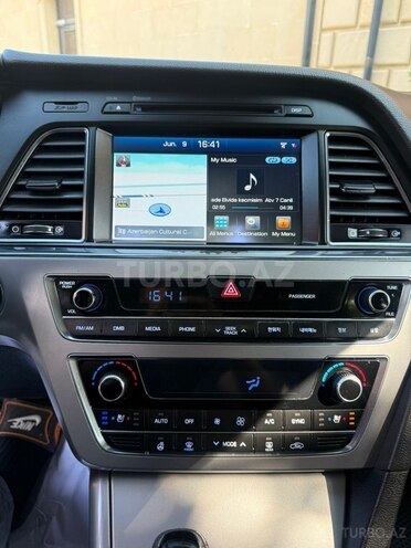 Hyundai Sonata-19