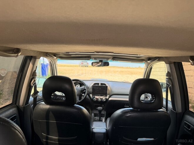 Toyota RAV4-6
