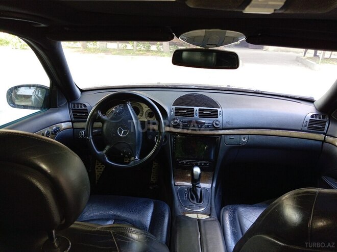 Mercedes E 500 4MATIC-5