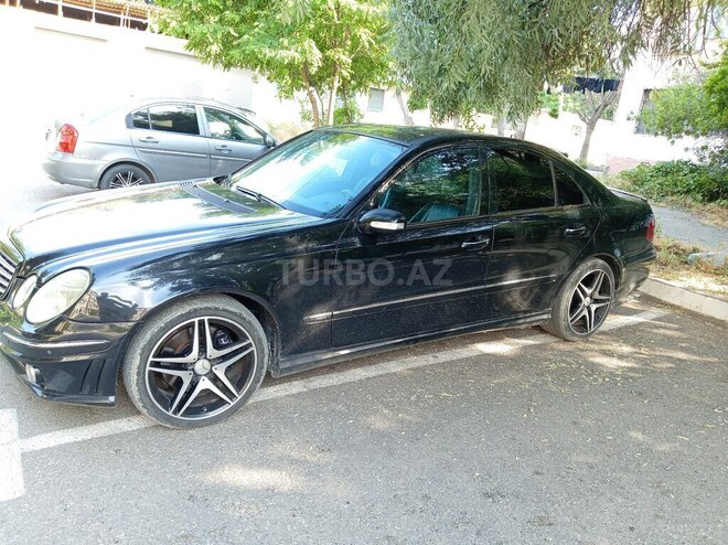 Mercedes E 500 4MATIC-3