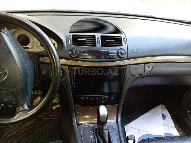 Mercedes E 500 4MATIC-6