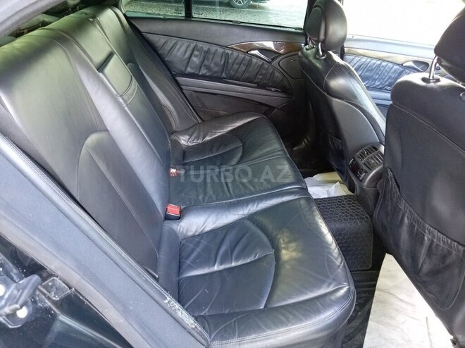 Mercedes E 500 4MATIC-7
