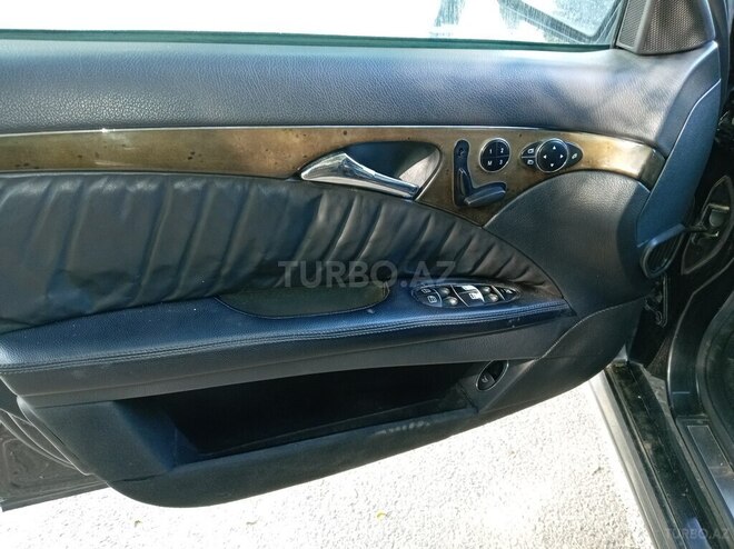 Mercedes E 500 4MATIC-9