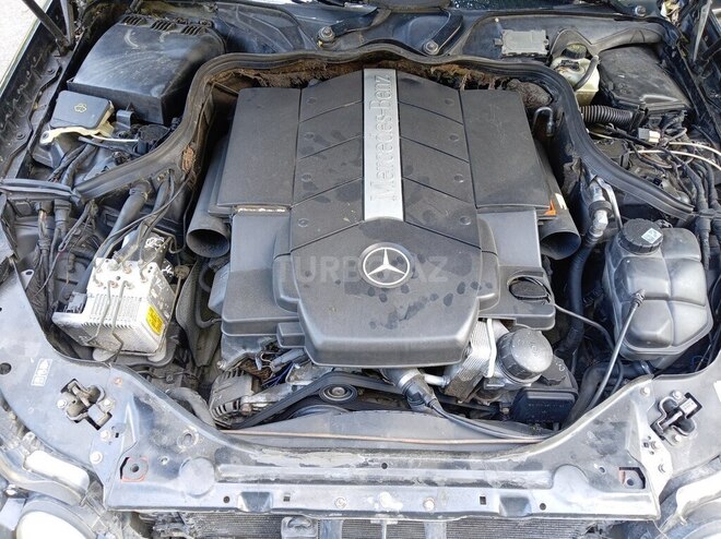 Mercedes E 500 4MATIC-10