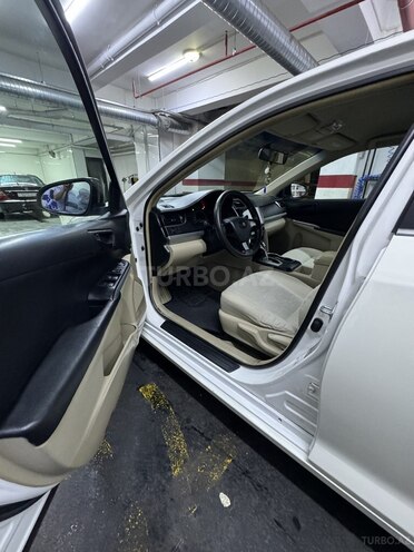 Toyota Camry-7