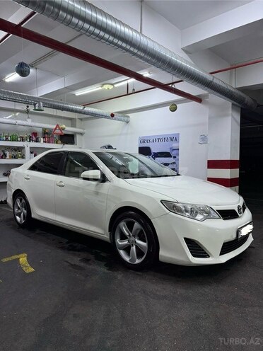 Toyota Camry-6