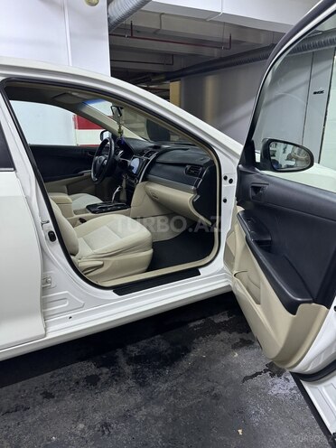 Toyota Camry-8