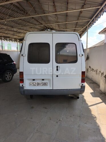 Ford Transit-2