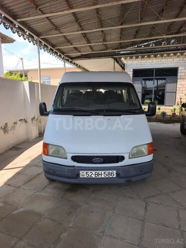 Ford Transit-1