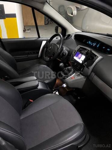 Renault Grand Scenic-5