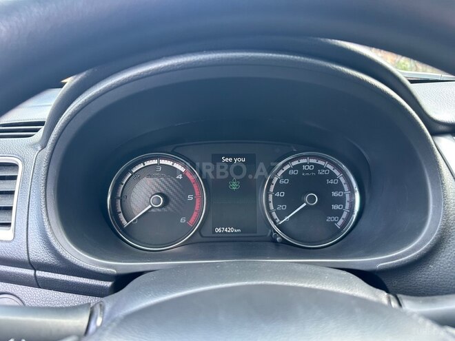 Mitsubishi L200-10