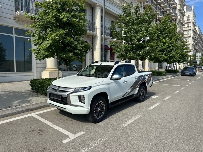 Mitsubishi L200-2