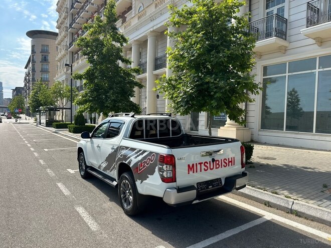 Mitsubishi L200-5
