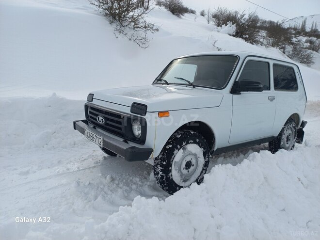 LADA (VAZ) Niva-9
