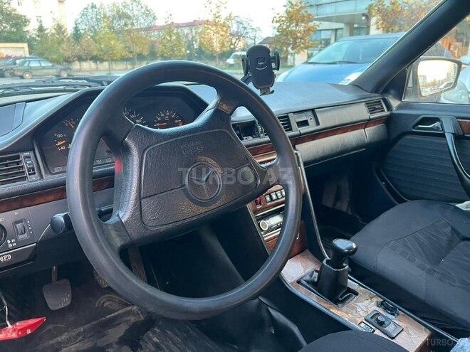 Mercedes 200 E-5