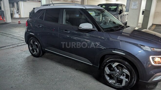 Hyundai Venue-3