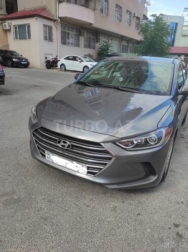 Hyundai Elantra-1