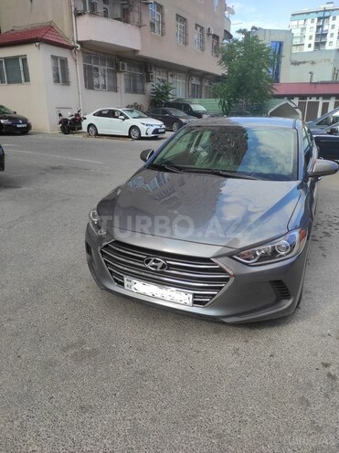 Hyundai Elantra-3