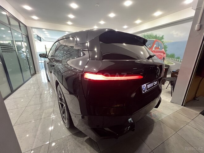 BMW iX-7