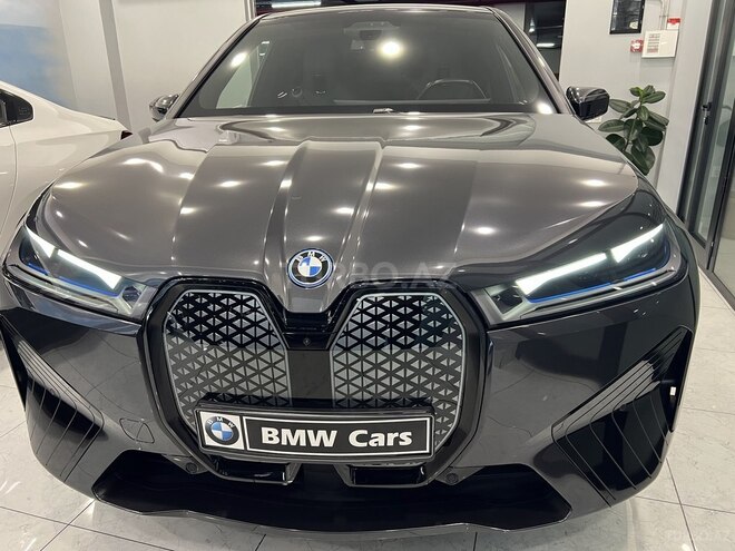 BMW iX-1