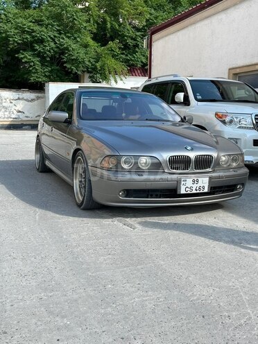 BMW 520-1
