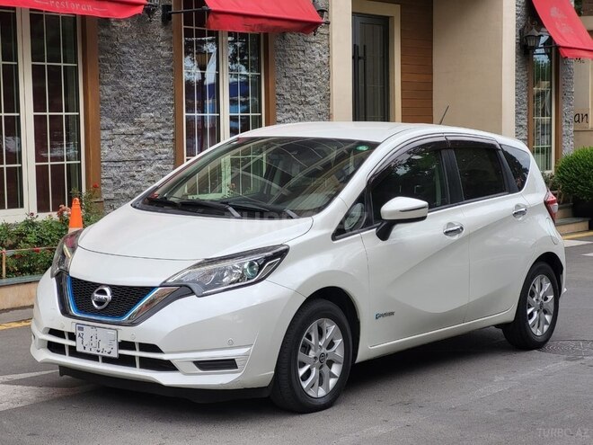 Nissan Note-7