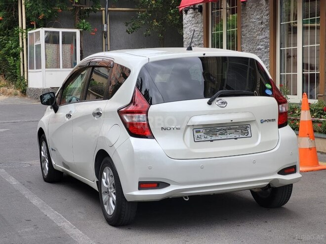 Nissan Note-5