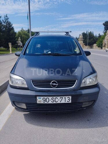 Opel Zafira-1