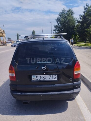 Opel Zafira-5