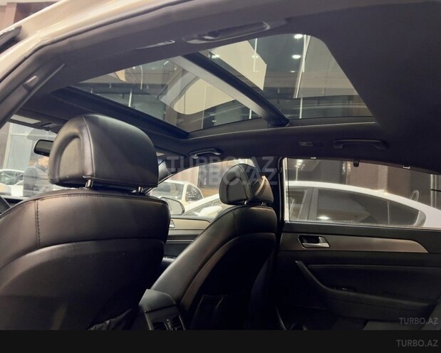 Hyundai Sonata-11