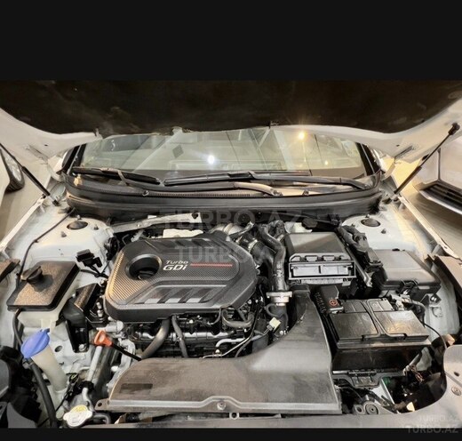 Hyundai Sonata-16