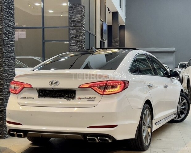 Hyundai Sonata-15