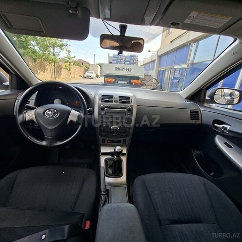 Toyota Corolla-11