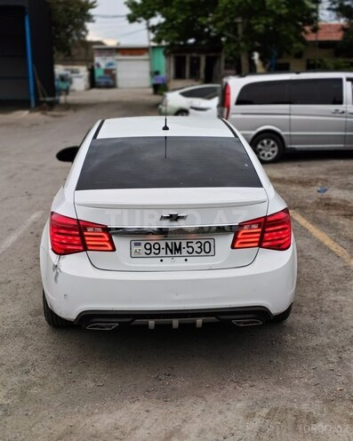 Chevrolet Cruze-12